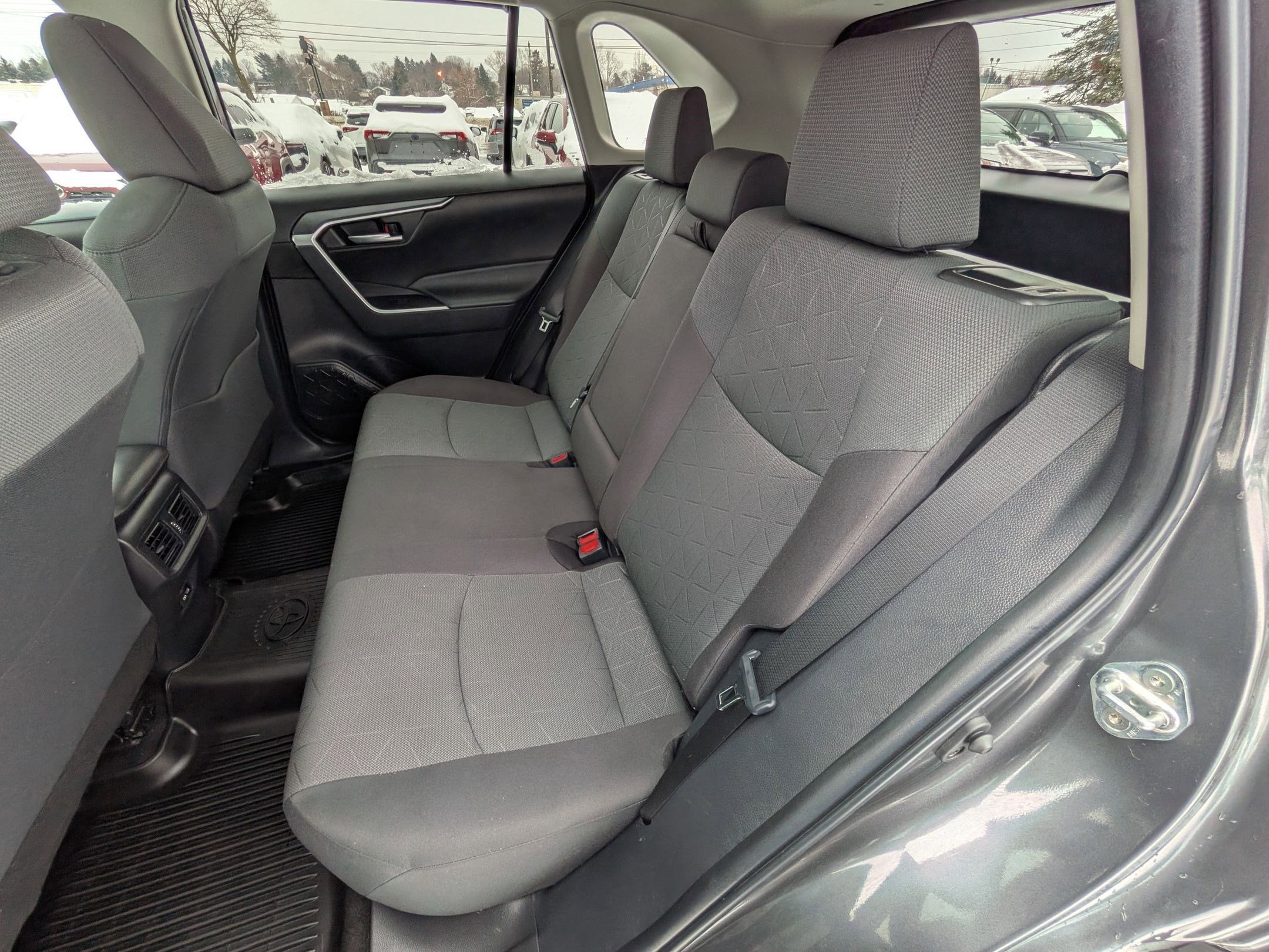 2023 Toyota RAV4 XLE w/ Convenience & Cold Weather Pkg