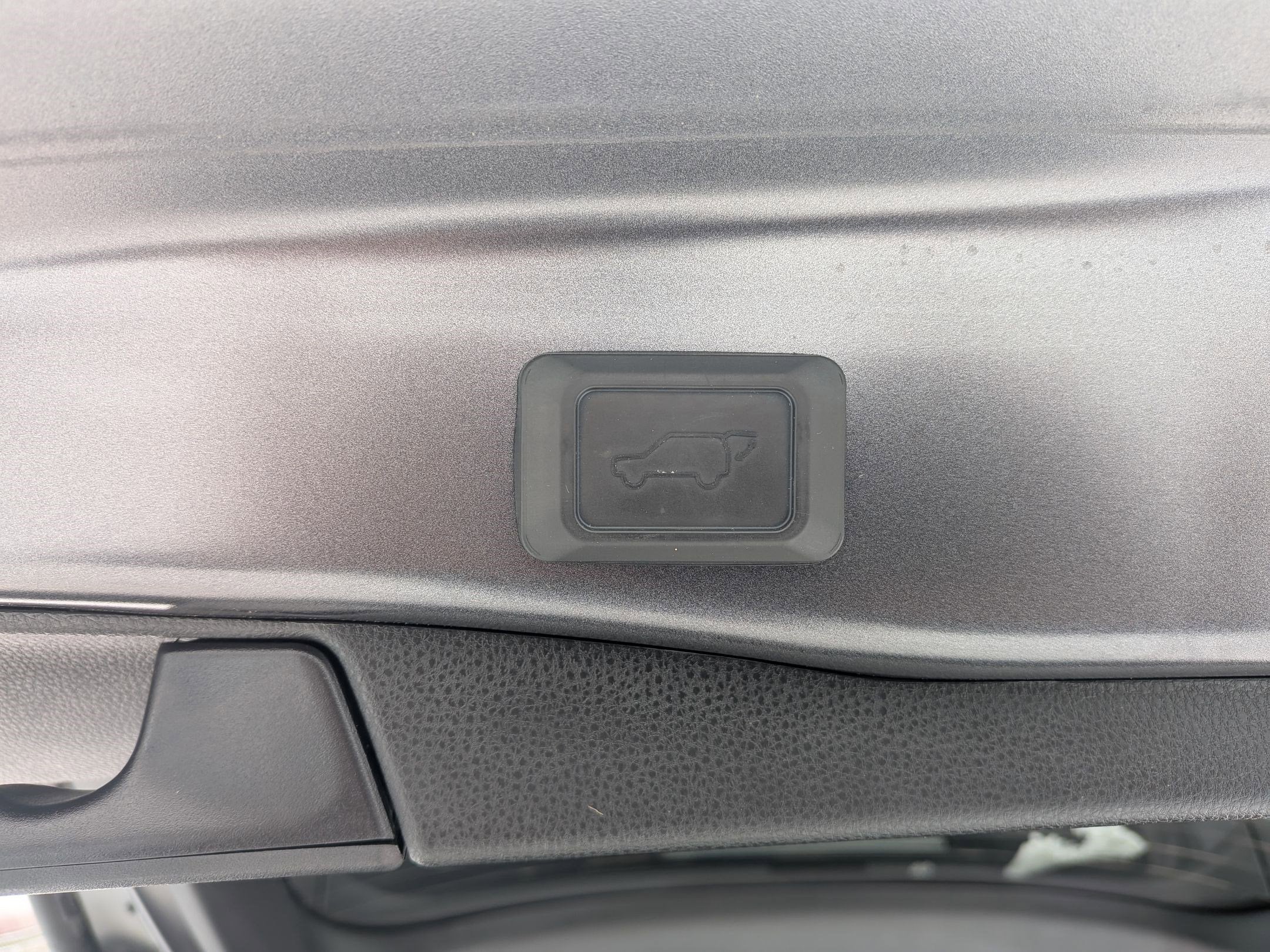 2023 Toyota RAV4 XLE w/ Convenience & Cold Weather Pkg