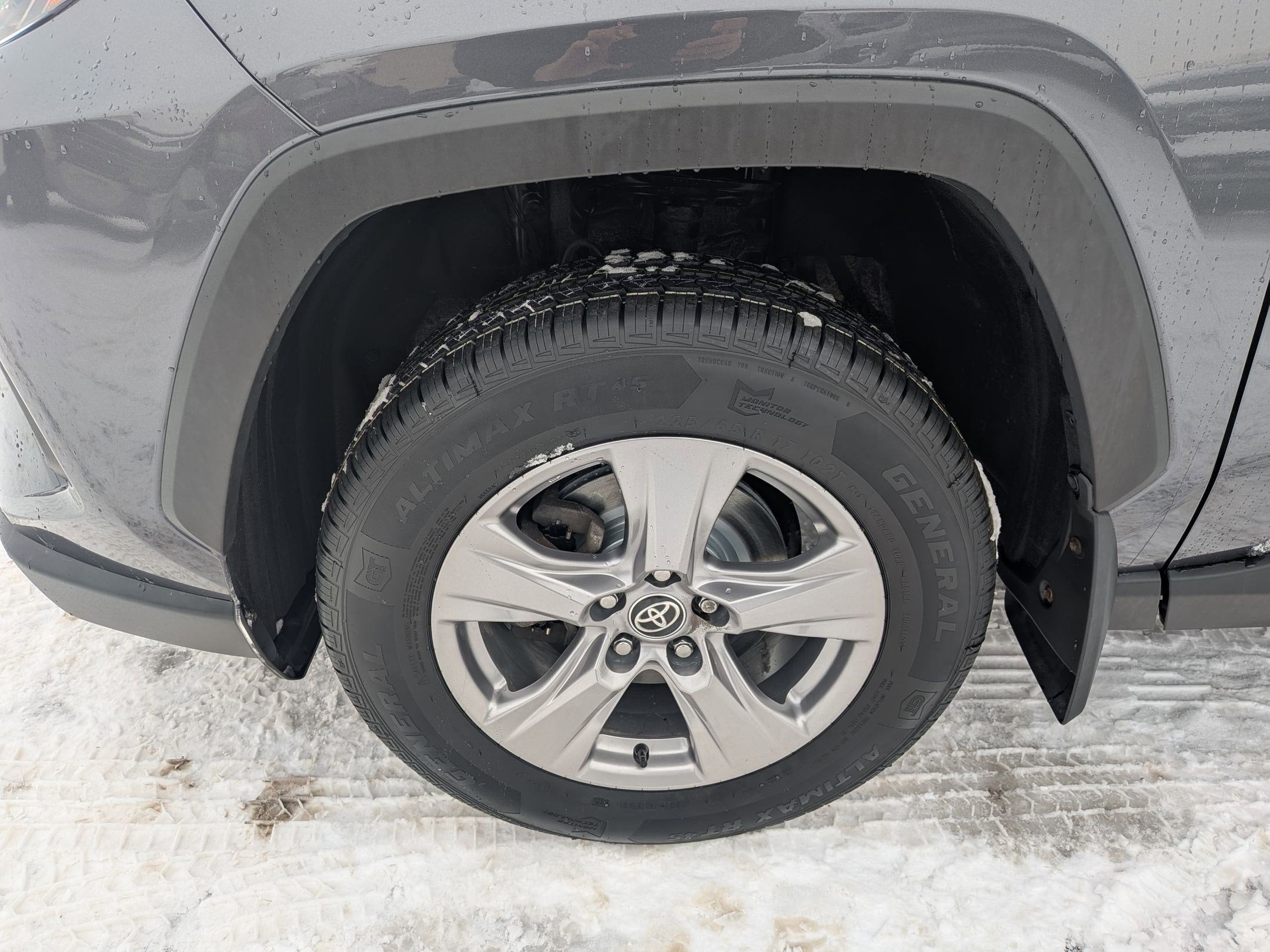 2023 Toyota RAV4 XLE w/ Convenience & Cold Weather Pkg