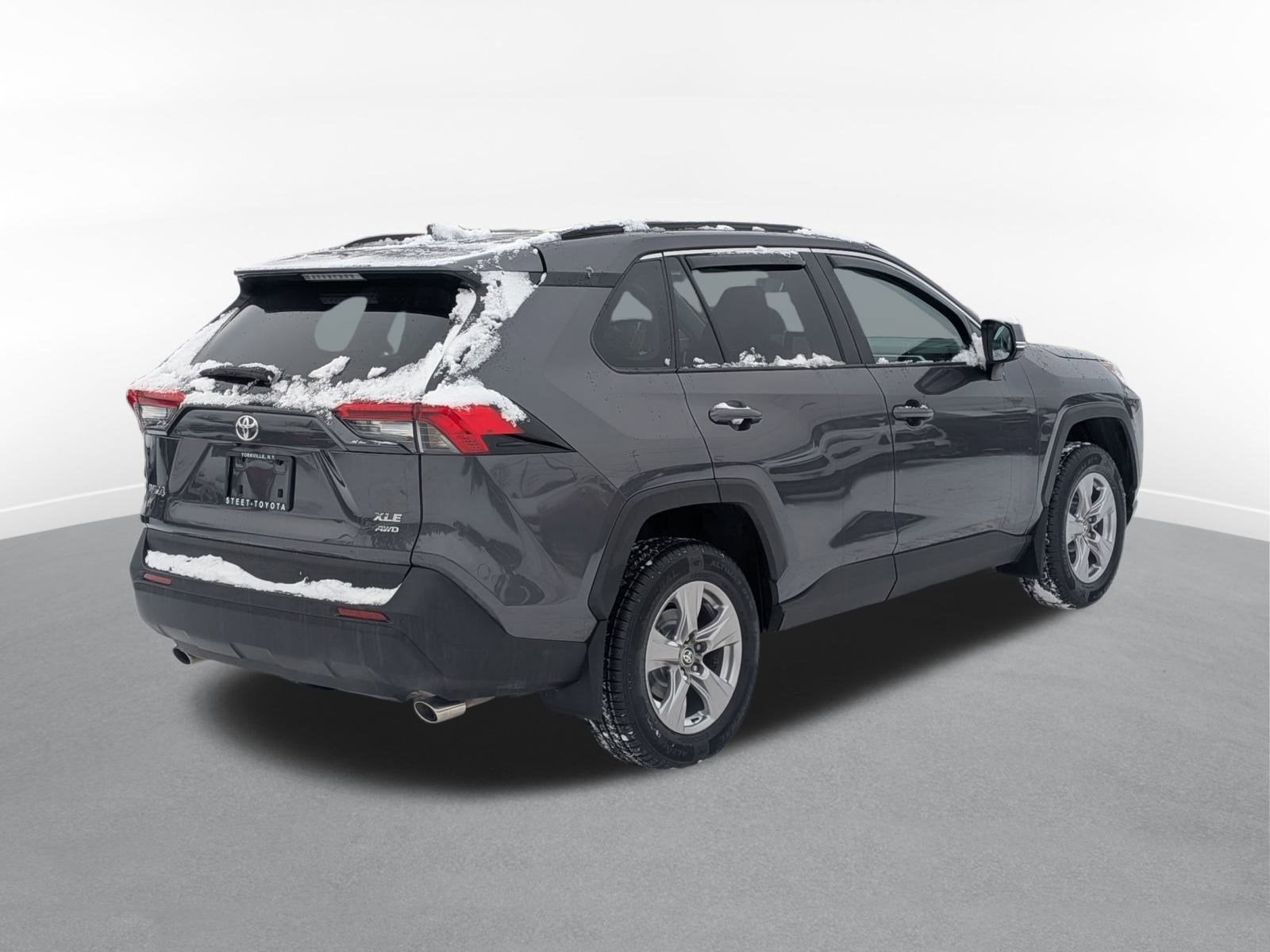2023 Toyota RAV4 XLE w/ Convenience & Cold Weather Pkg