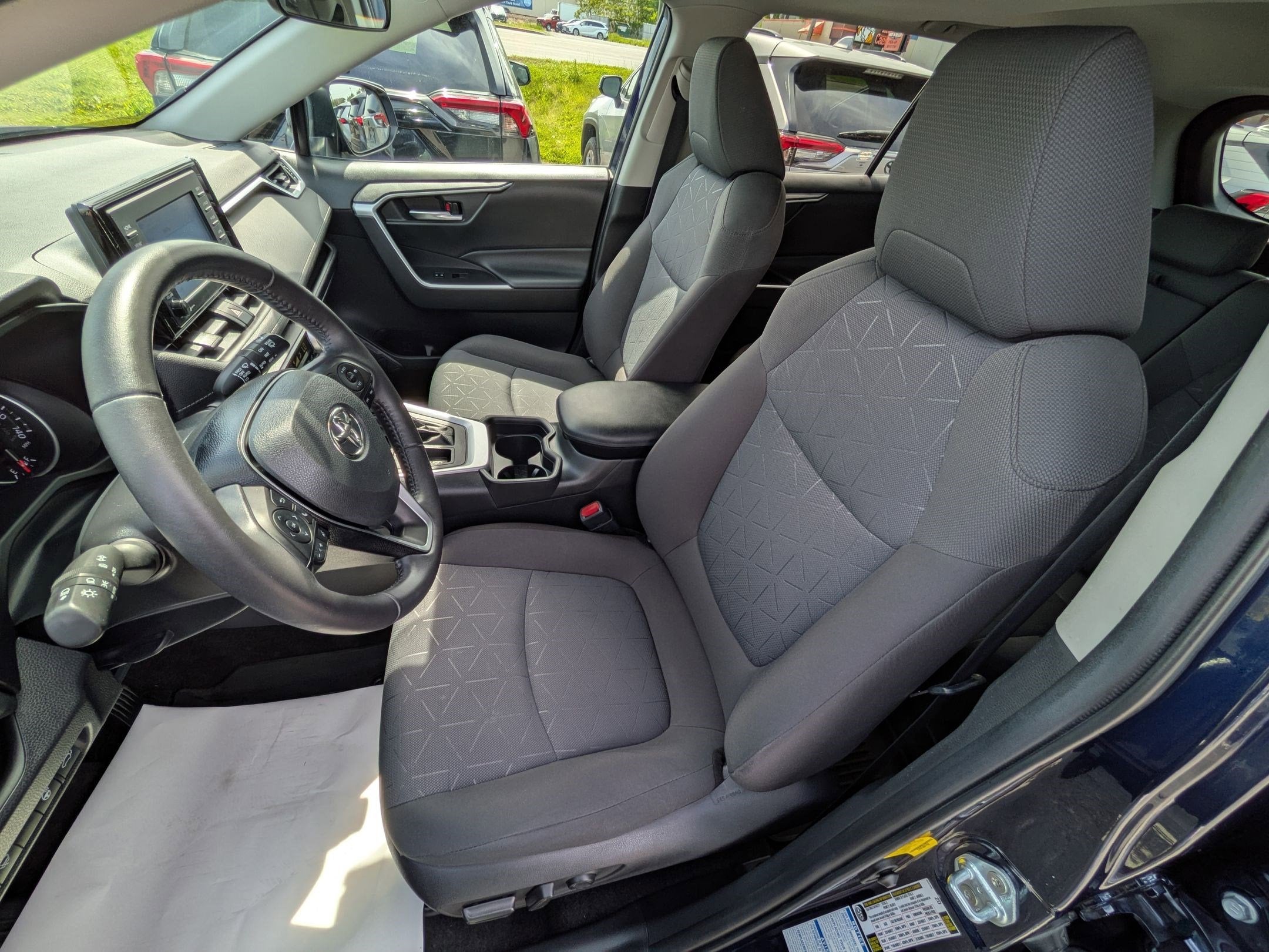 2021 Toyota RAV4 XLE w/ Convenience & Cold Weather Pkg