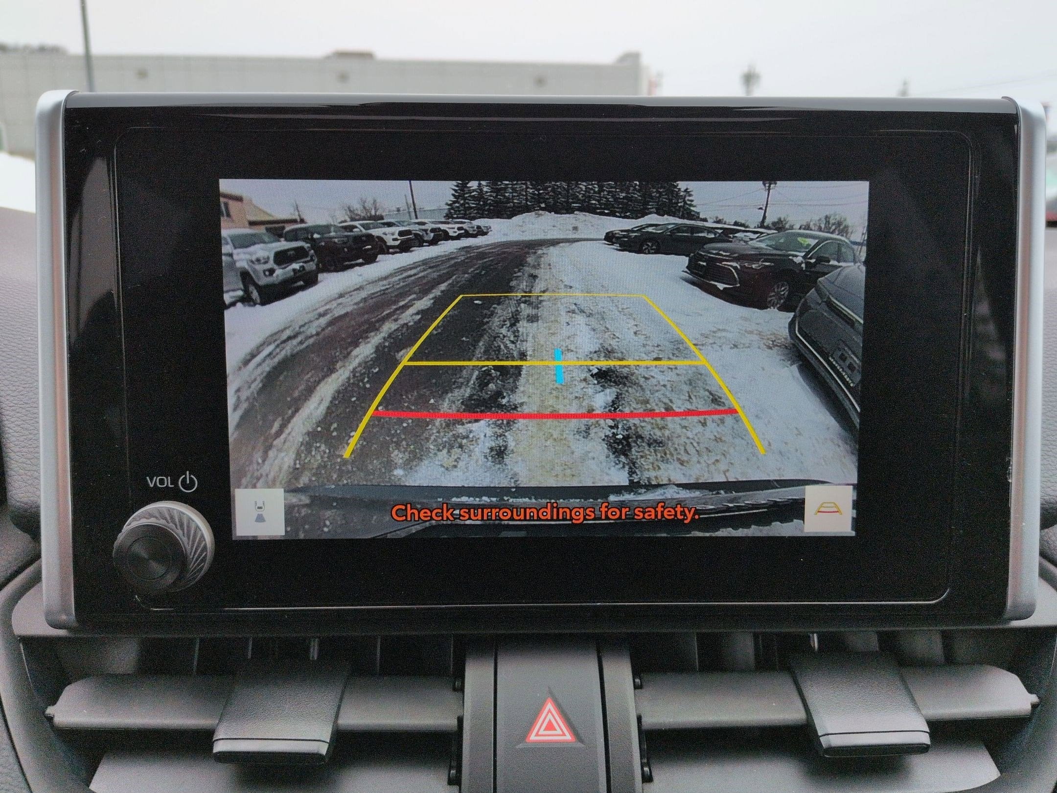 2023 Toyota RAV4 XLE w/ Convenience & Cold Weather Pkg