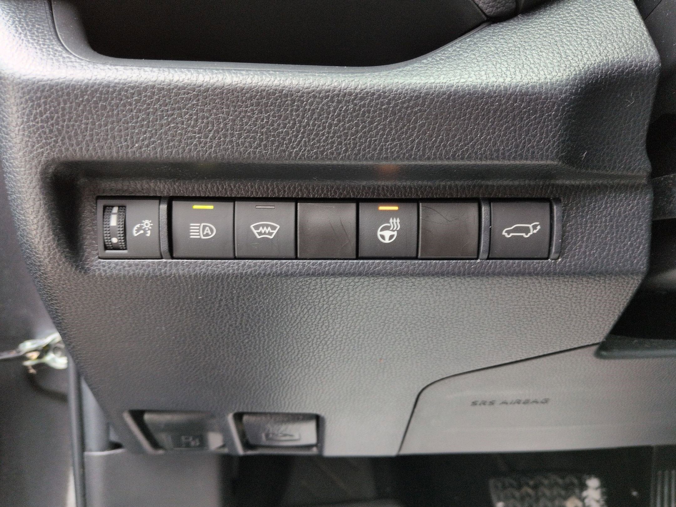 2023 Toyota RAV4 XLE w/ Convenience & Cold Weather Pkg