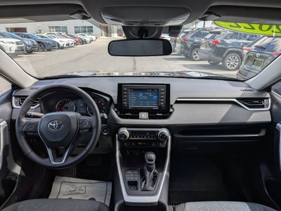 2022 Toyota RAV4 XLE w/ Convenience & Cold Weather Pkg