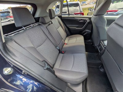 2022 Toyota RAV4 XLE w/ Convenience & Cold Weather Pkg