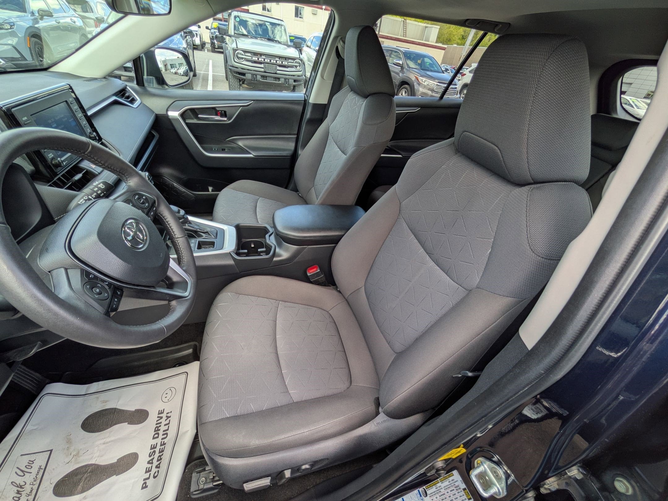 2022 Toyota RAV4 XLE w/ Convenience & Cold Weather Pkg