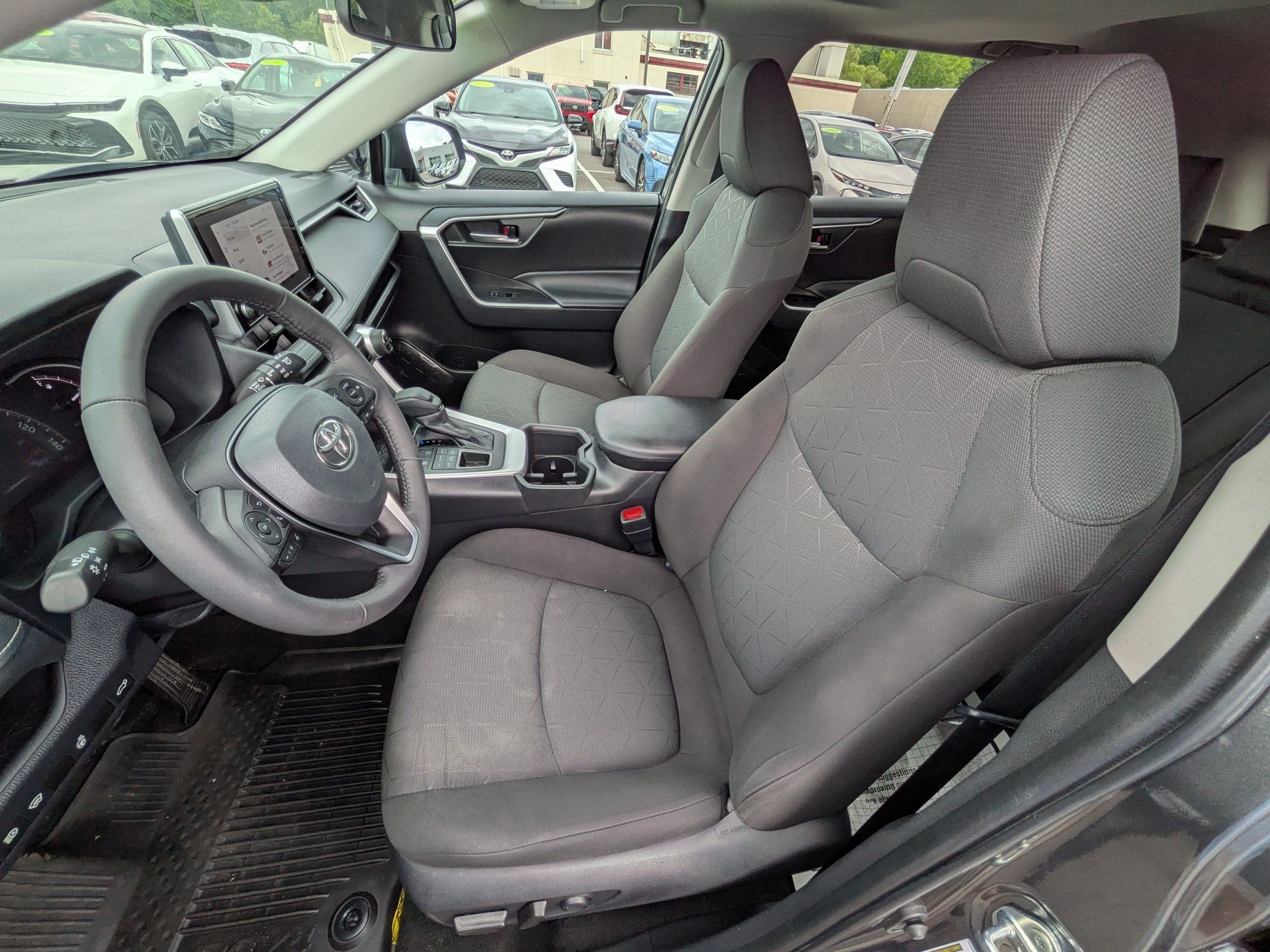 2023 Toyota RAV4 XLE w/ Convenience & Cold Weather Pkg