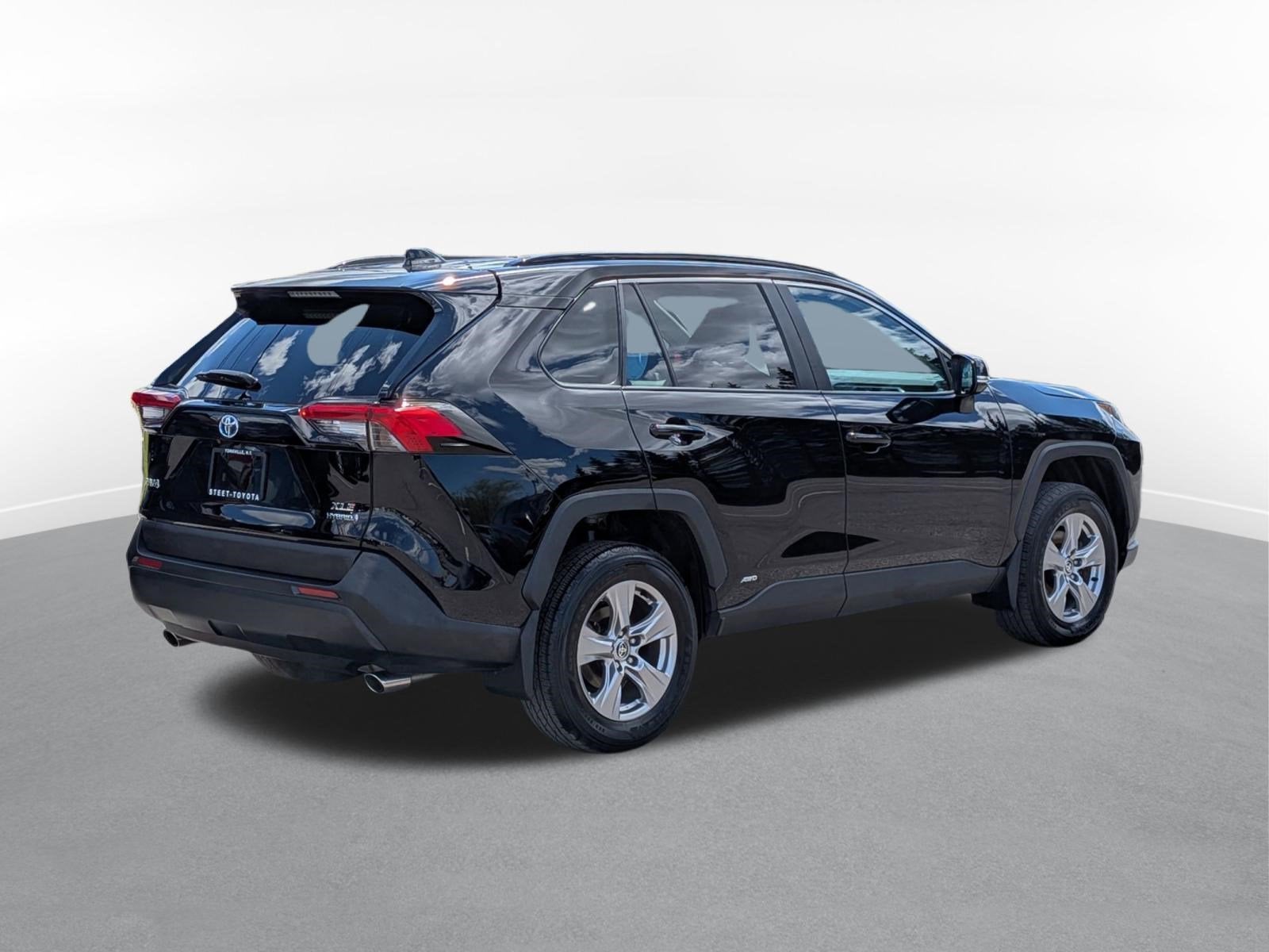 2023 Toyota RAV4 Hybrid XLE w/ Convenience & Cold Weather Pkg