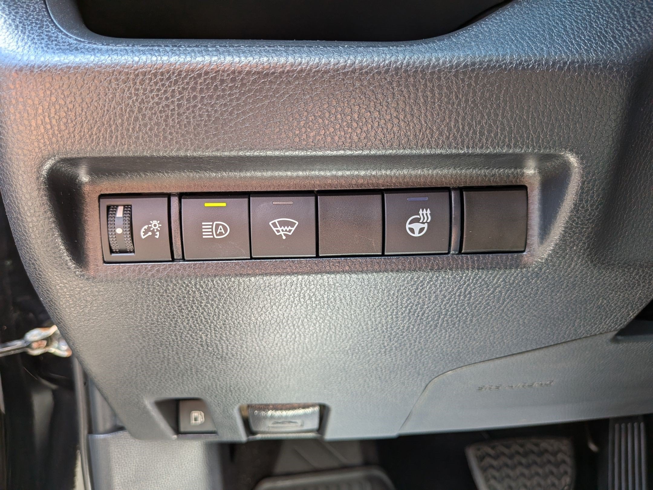 2020 Toyota RAV4 Hybrid XLE w/ Cold Weather Pkg