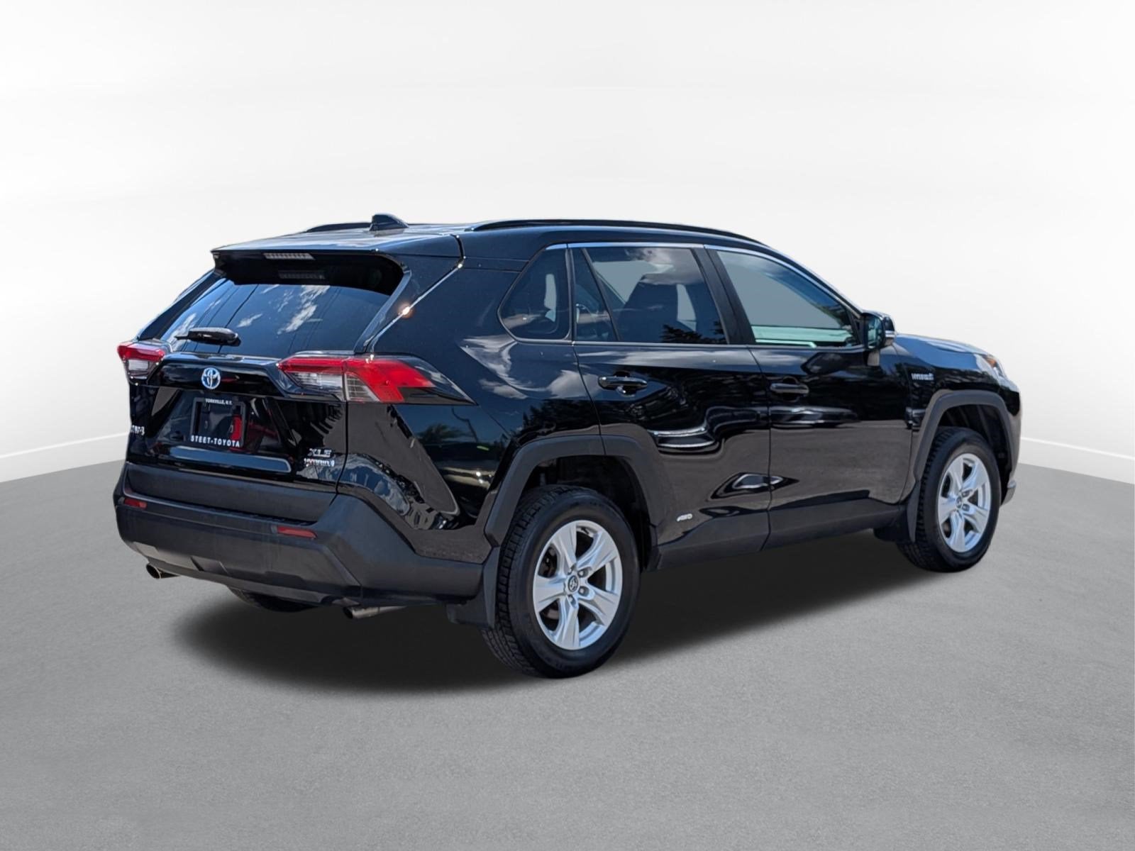 2020 Toyota RAV4 Hybrid XLE w/ Cold Weather Pkg