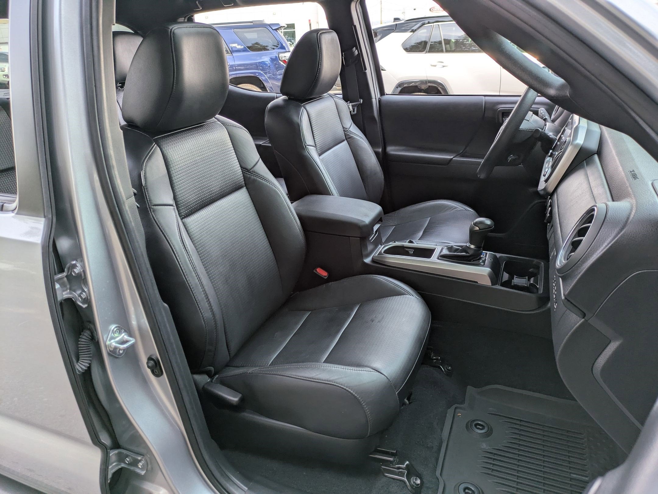 2023 Toyota Tacoma Limited V6