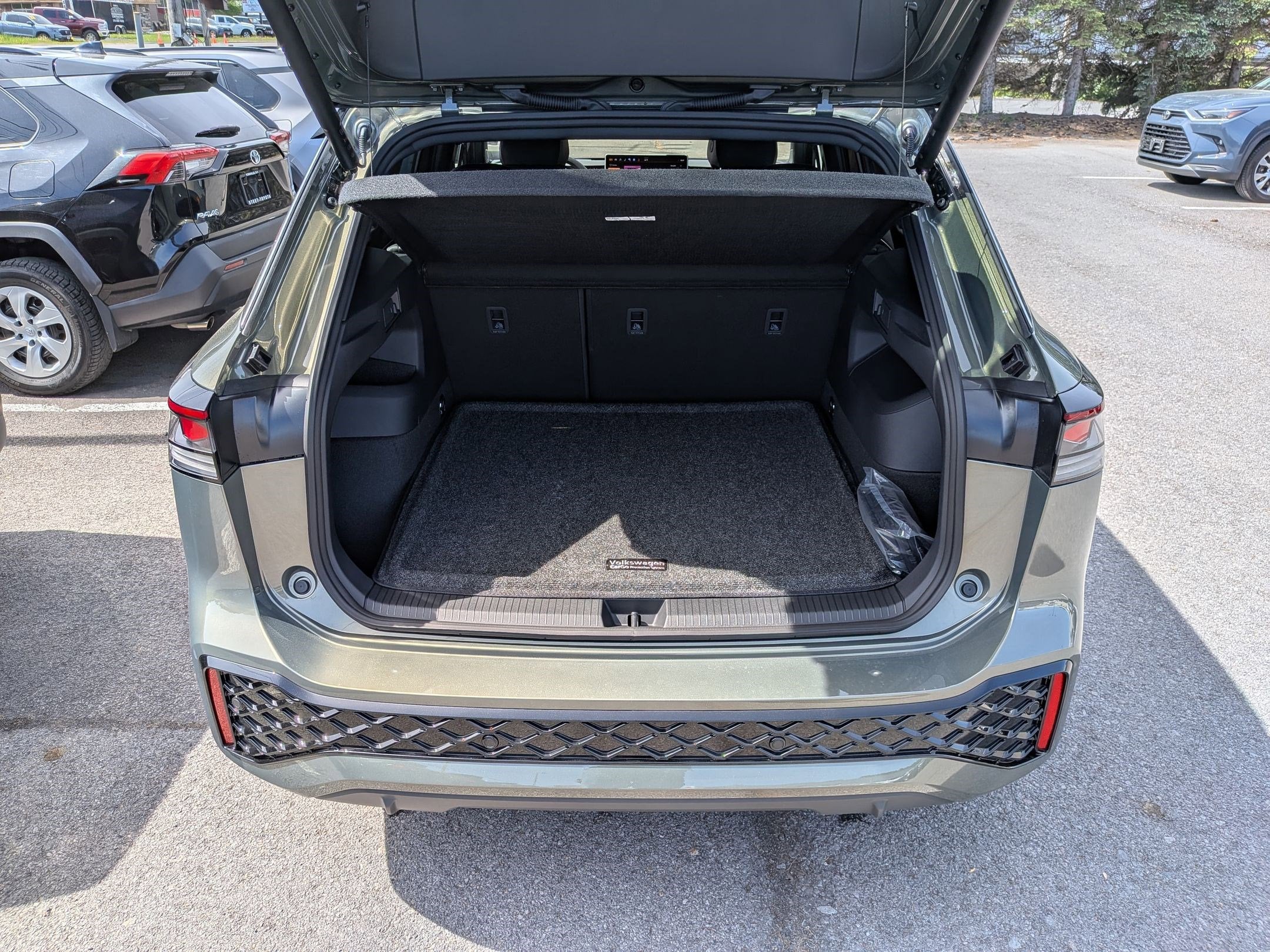 2026 Volkswagen Tiguan 2.0T SEL R-Line Turbo