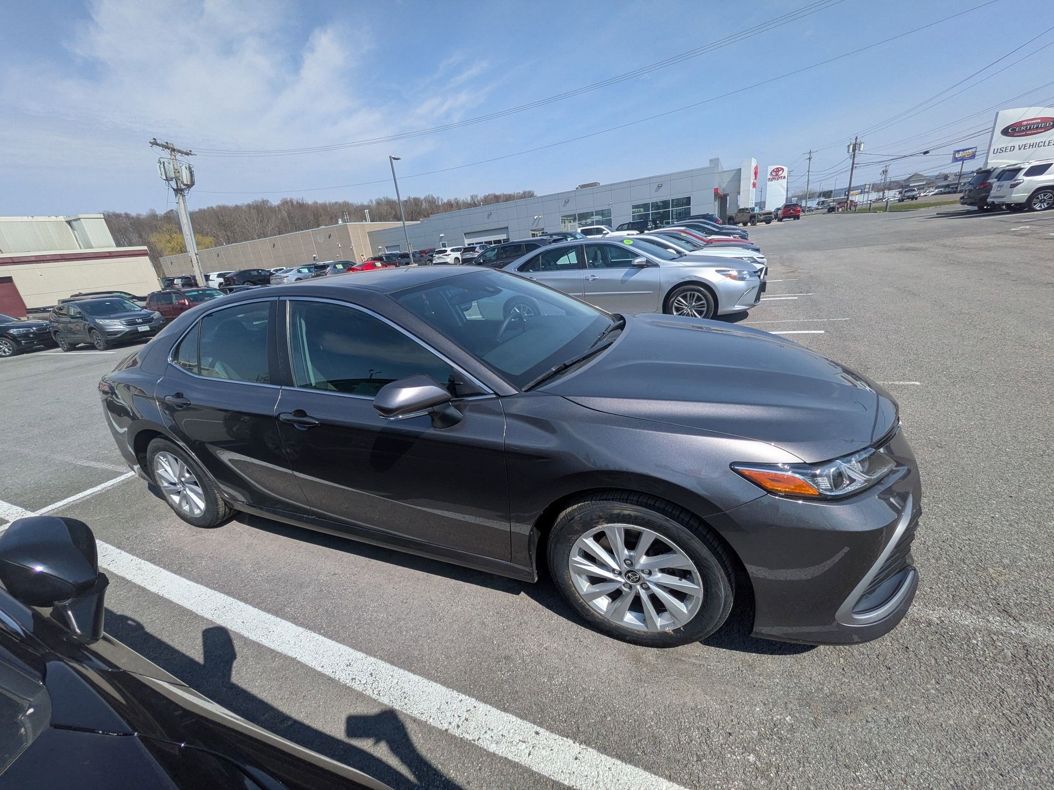 2022 Toyota Camry LE w/ Cold Weather Pkg