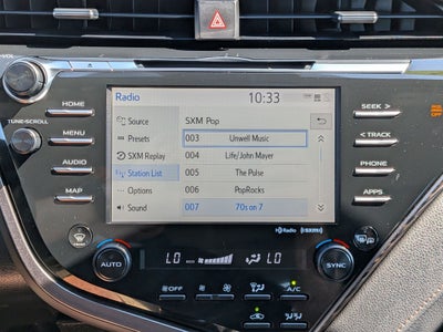 2020 Toyota Camry Hybrid XLE