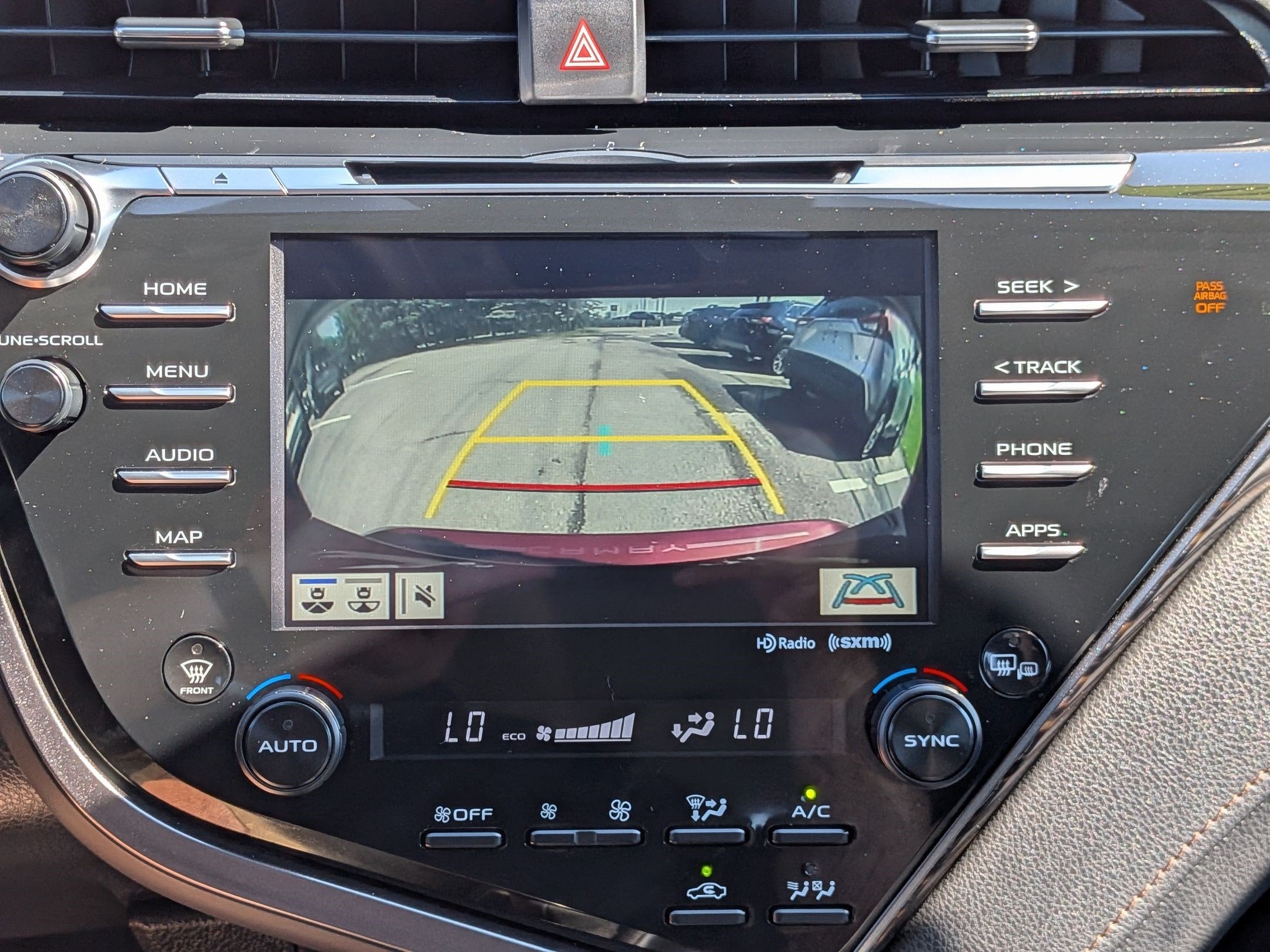 2020 Toyota Camry Hybrid XLE