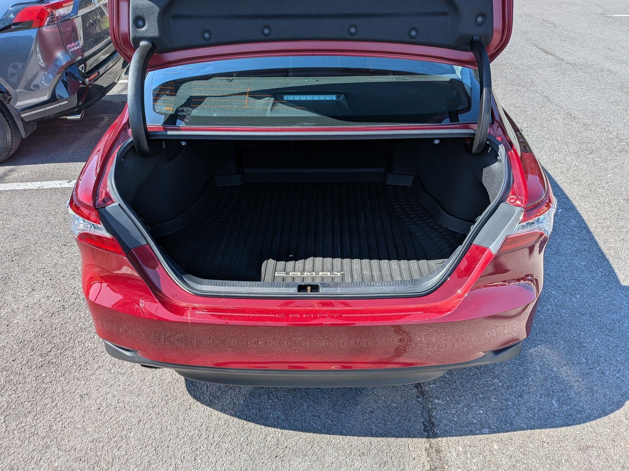 2020 Toyota Camry Hybrid XLE