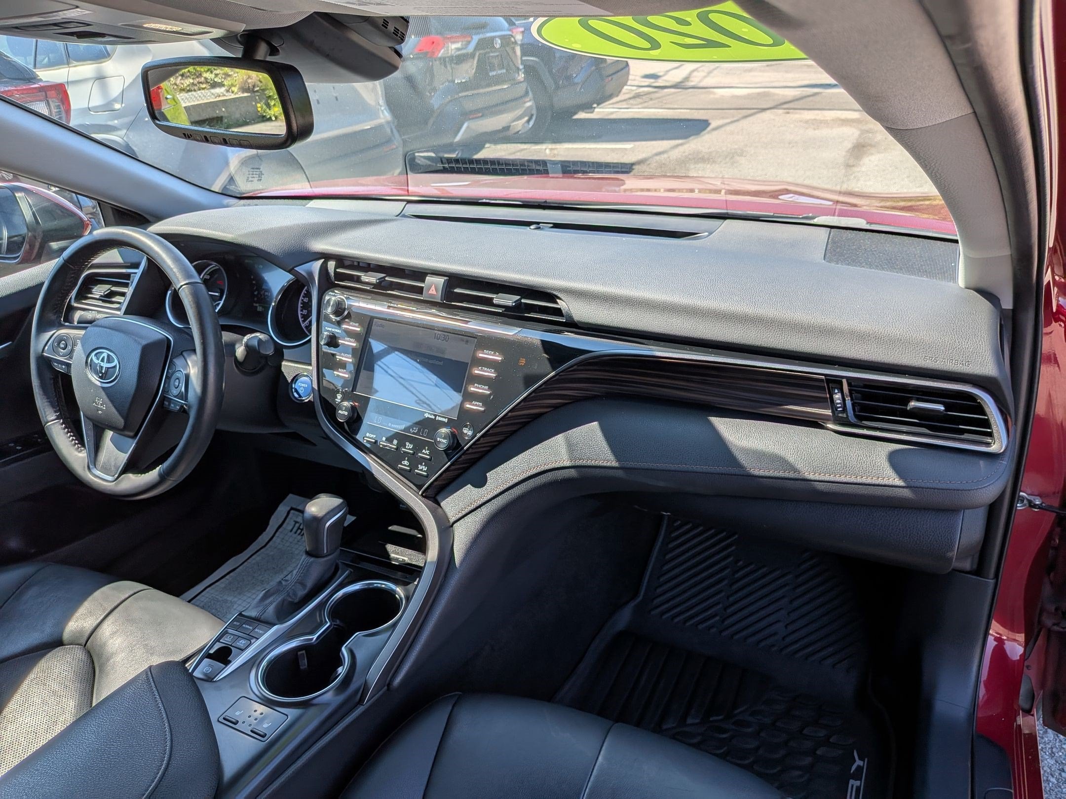 2020 Toyota Camry Hybrid XLE