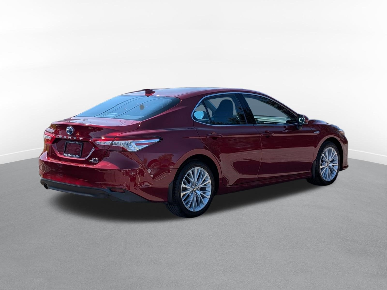 2020 Toyota Camry Hybrid XLE