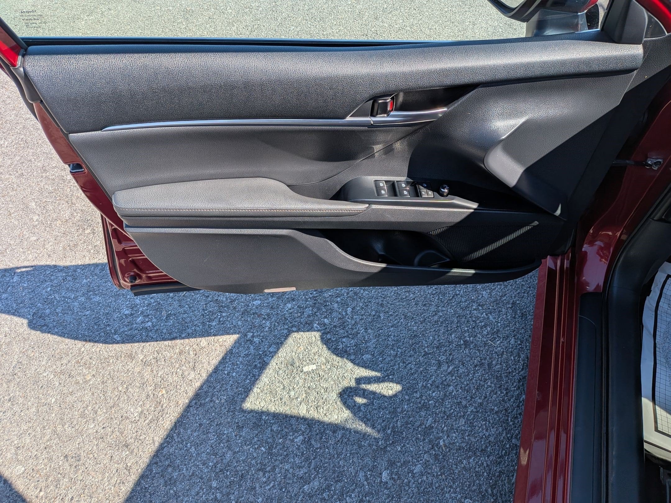 2020 Toyota Camry Hybrid XLE