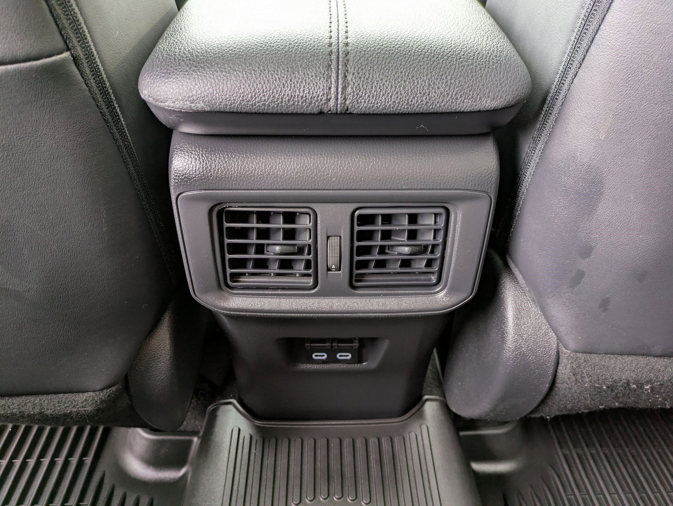 2023 Toyota RAV4 Hybrid XLE Premium w/ Cold Weather Pkg