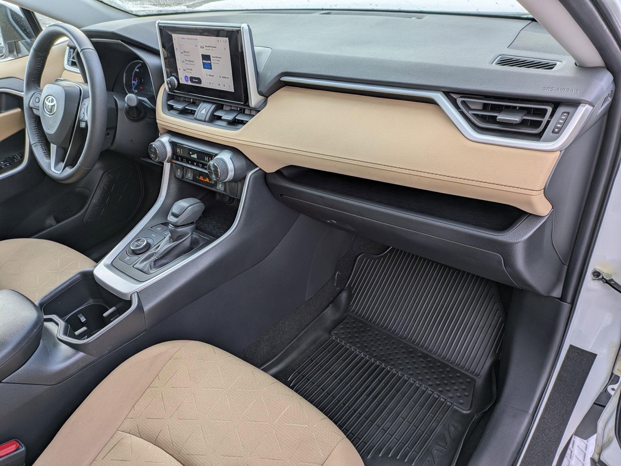 2024 Toyota RAV4 Hybrid XLE w/ Convenience & Cold Weather Pkg