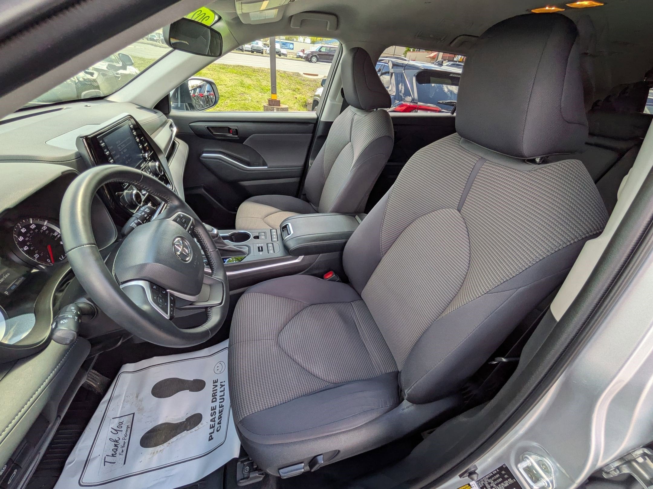 2022 Toyota Highlander LE
