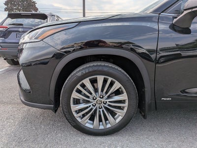 2024 Toyota Highlander Hybrid Platinum
