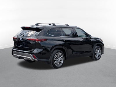 2024 Toyota Highlander Hybrid Platinum