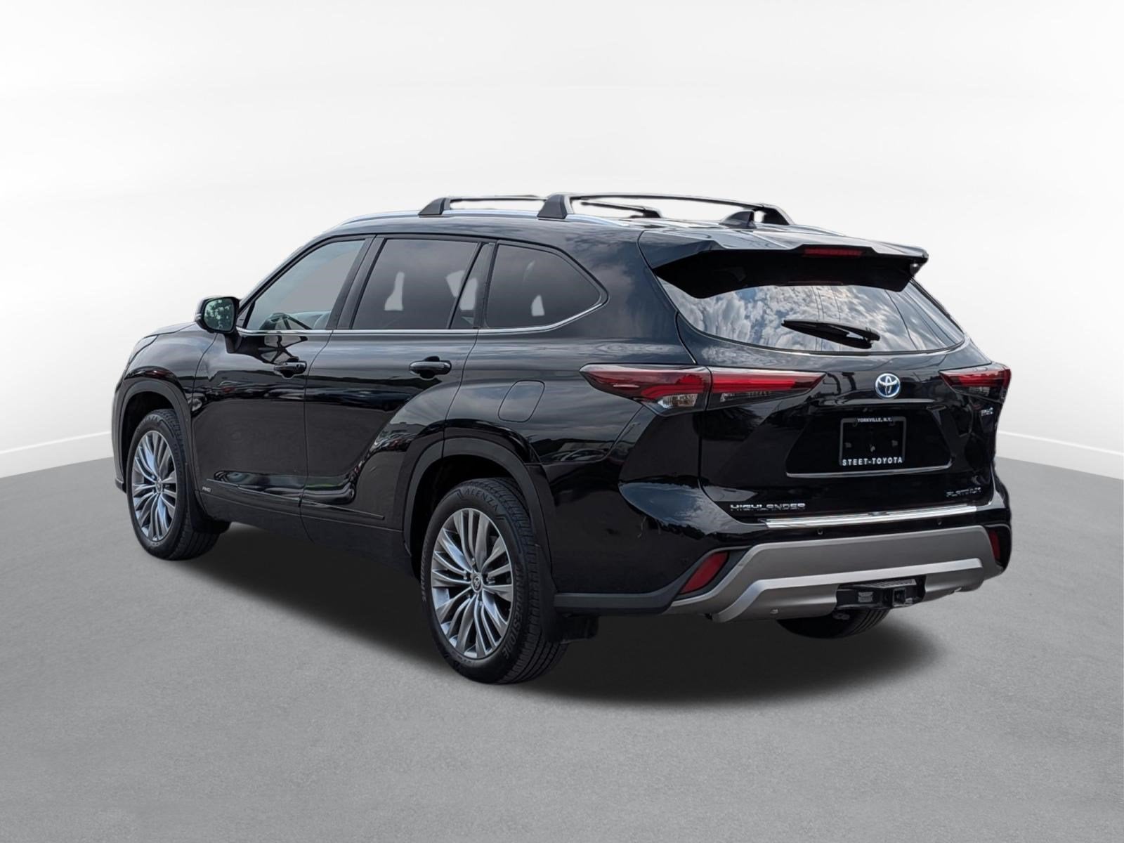 2024 Toyota Highlander Hybrid Platinum