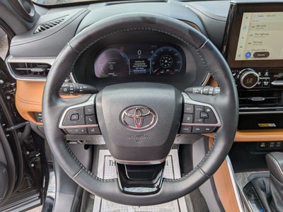 2024 Toyota Highlander Hybrid Platinum