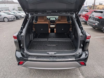 2026 Toyota Highlander Hybrid Platinum