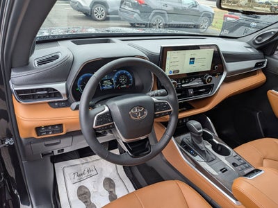 2026 Toyota Highlander Hybrid Platinum
