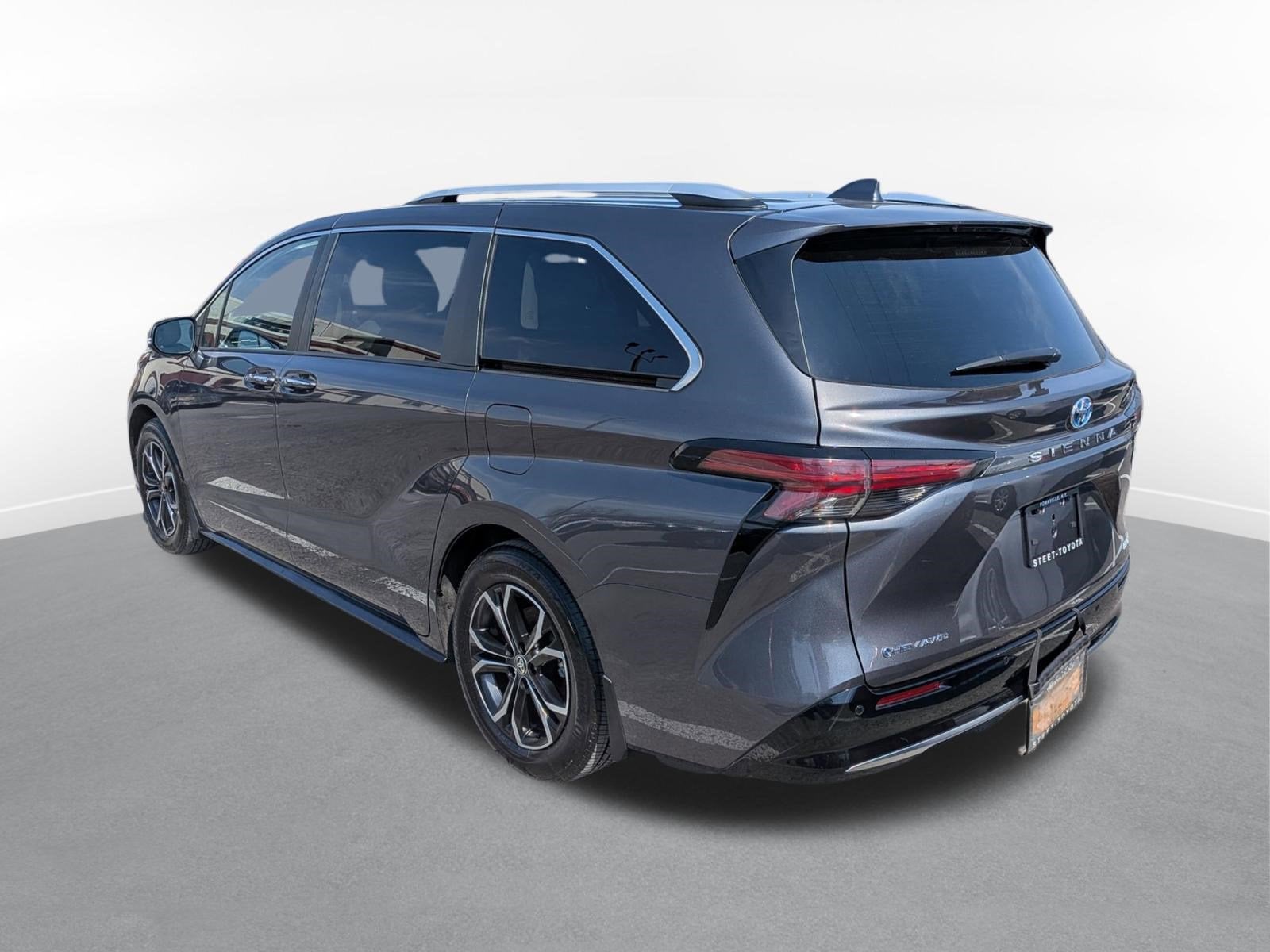 2025 Toyota Sienna Platinum 7 Passenger