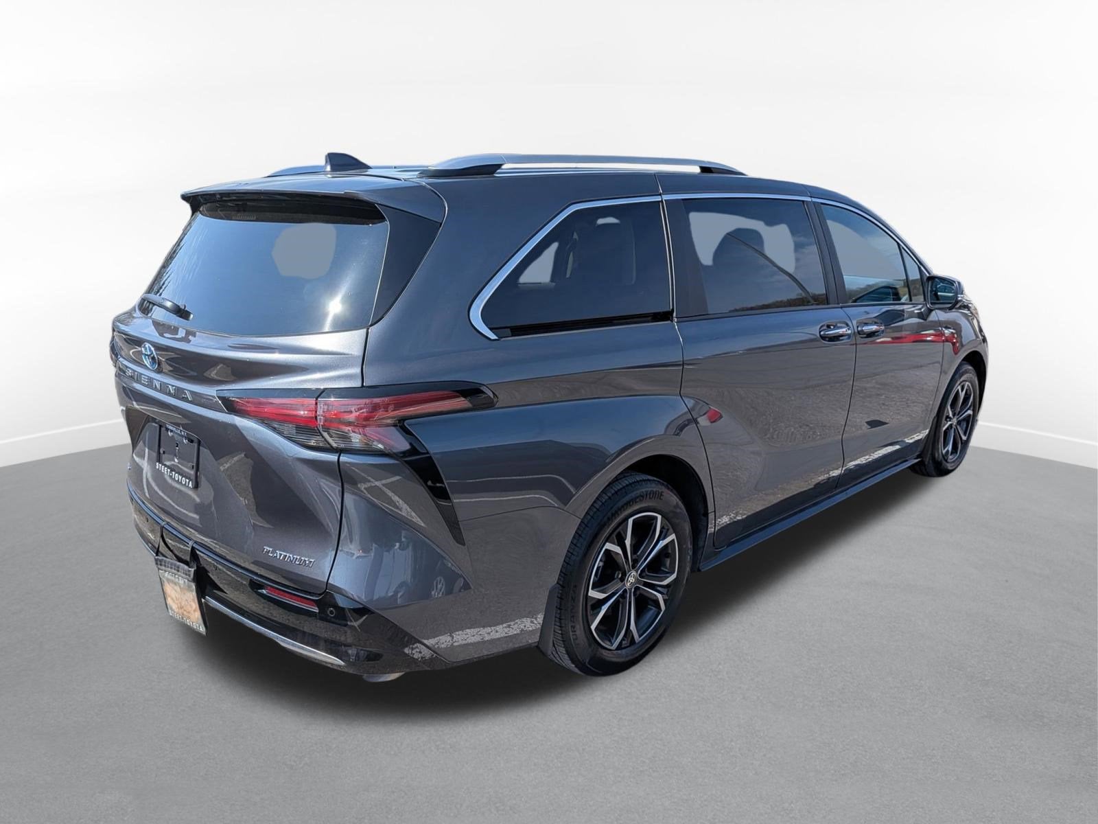 2025 Toyota Sienna Platinum 7 Passenger