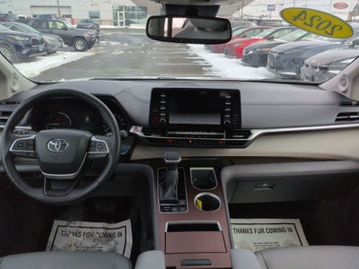 2024 Toyota Sienna XLE 7 Passenger AWD