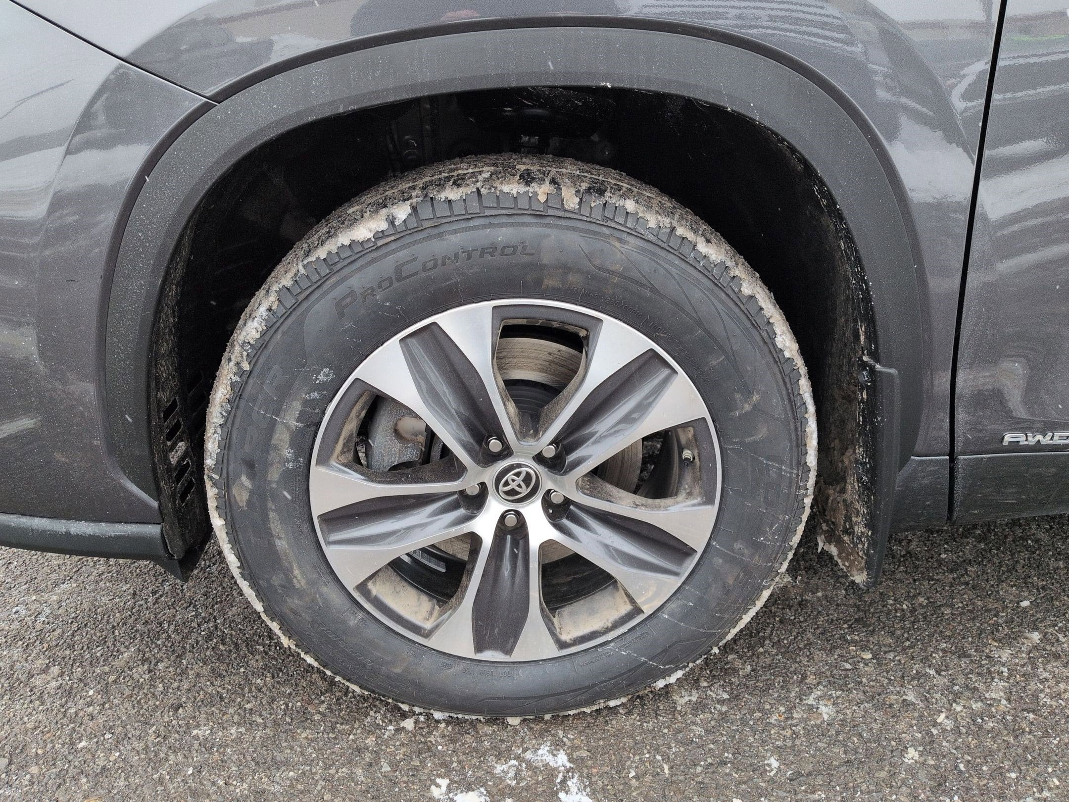 2024 Toyota Highlander Hybrid XLE