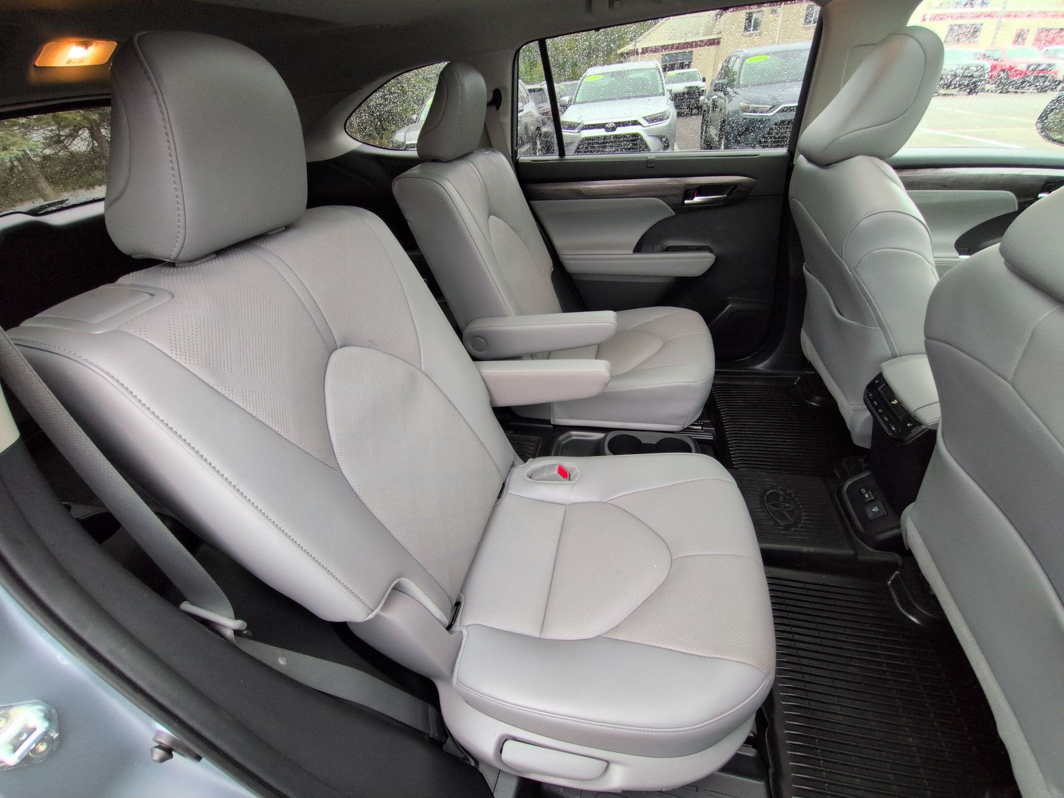 2024 Toyota Highlander Platinum