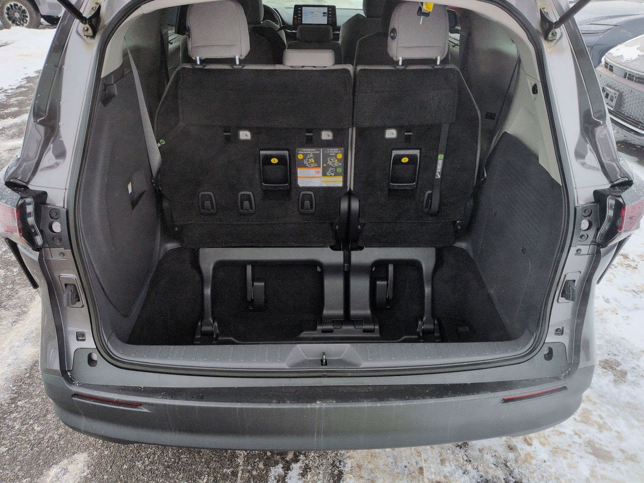 2023 Toyota Sienna LE AWD 8 Passenger