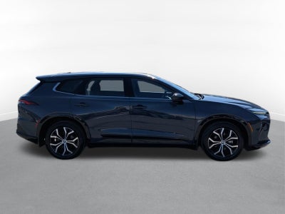 2025 Toyota Crown Signia XLE