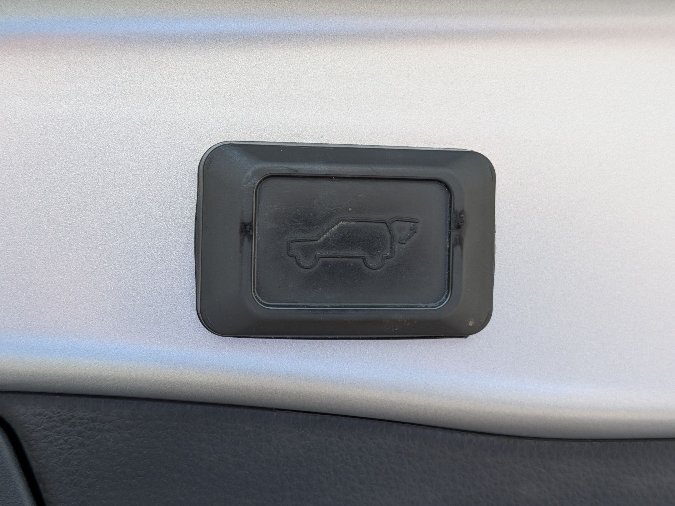 2022 Toyota RAV4 Hybrid SE w/ Convenience & Weather Pkg
