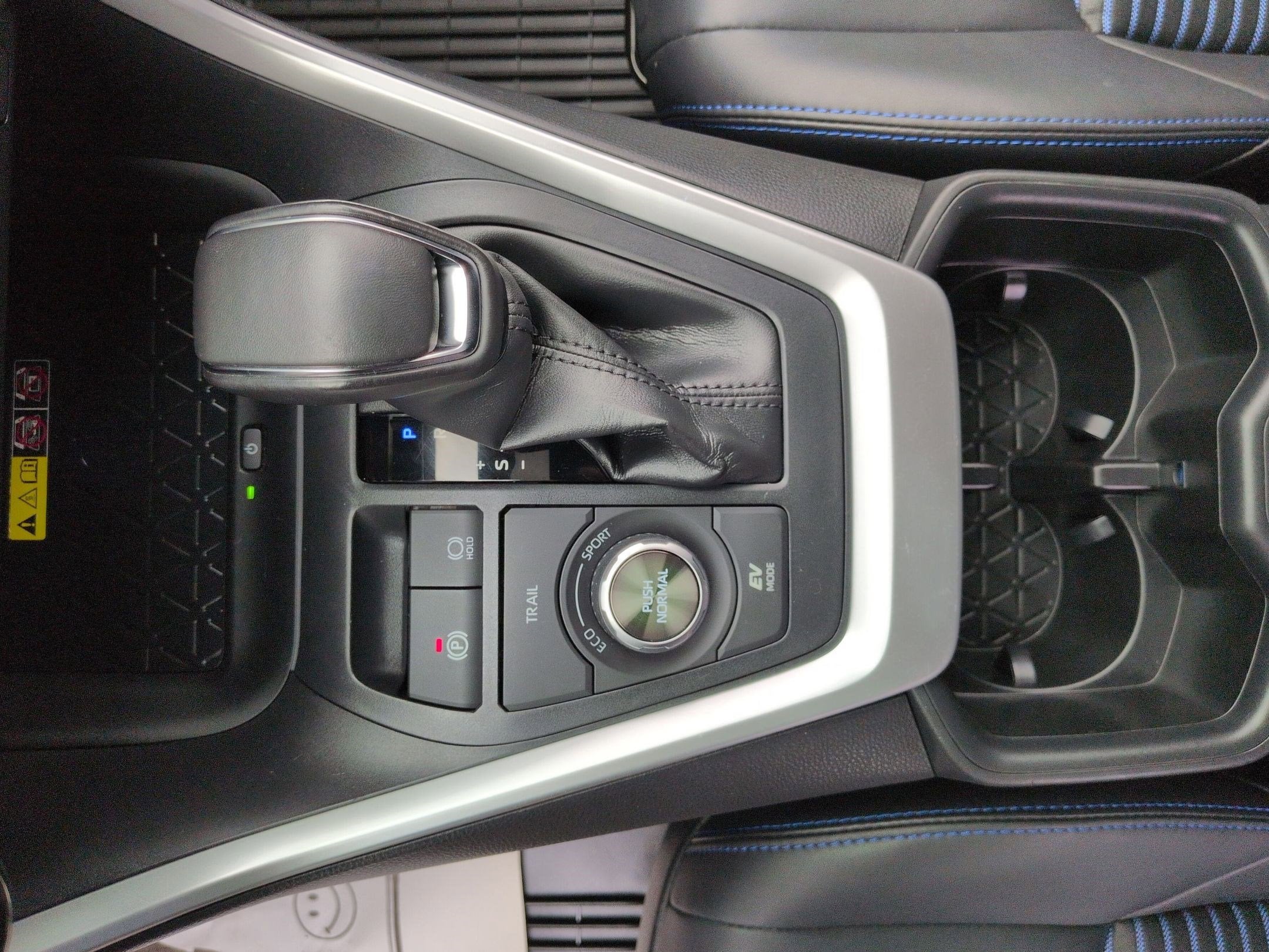 2022 Toyota RAV4 Hybrid XSE w/ Technology & Cold Weather Pkg