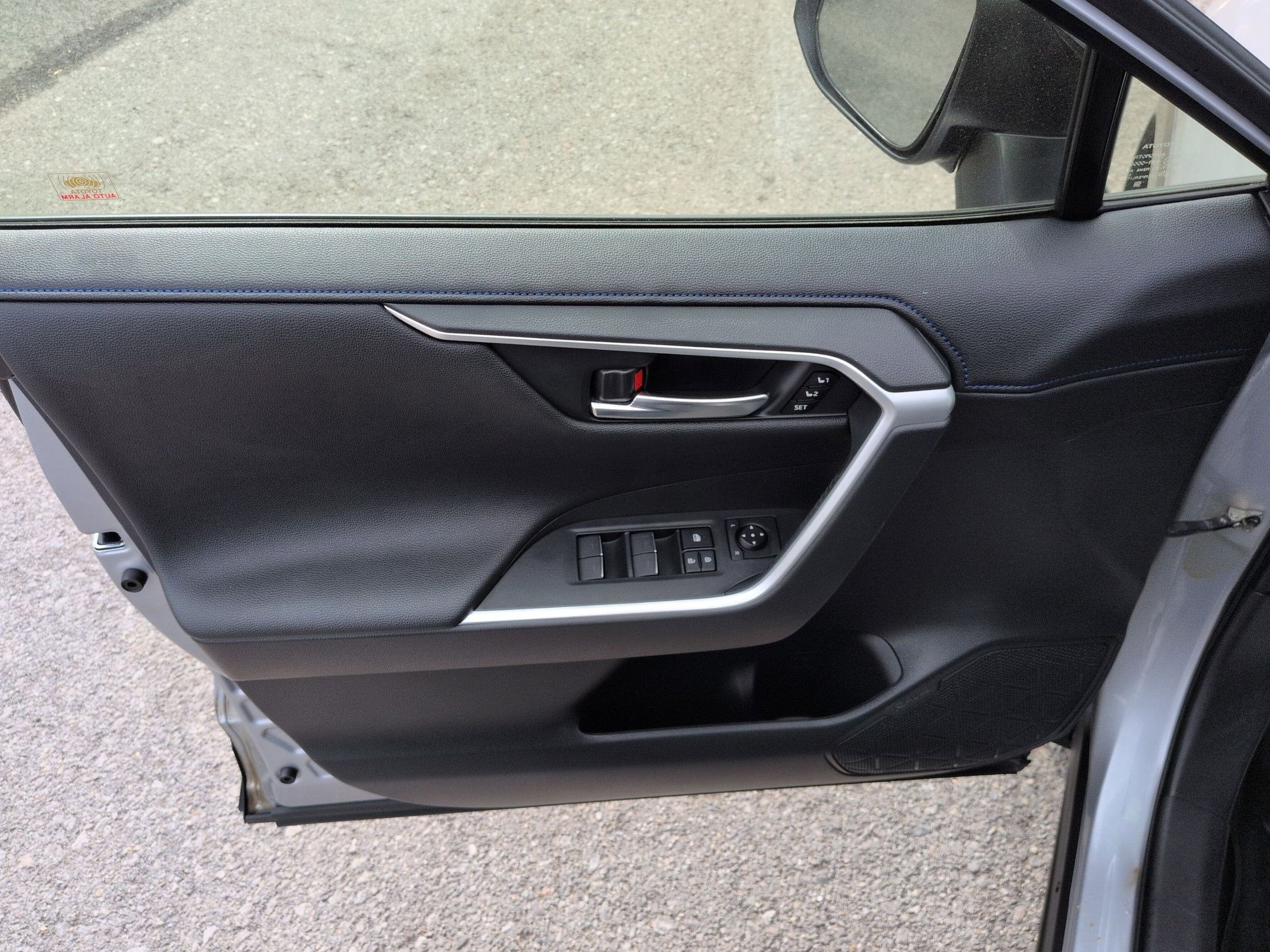 2022 Toyota RAV4 Hybrid XSE w/ Technology & Cold Weather Pkg