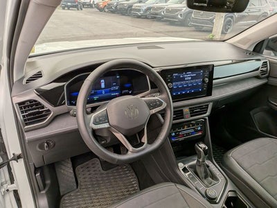 2025 Volkswagen Taos 1.5T SE Black