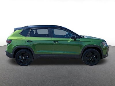 2025 Volkswagen Taos 1.5T SE Black