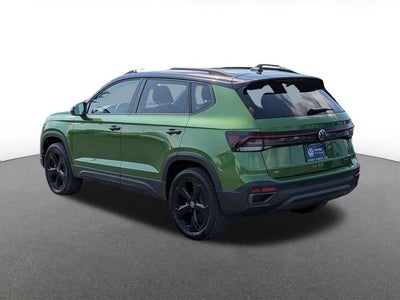 2025 Volkswagen Taos 1.5T SE Black