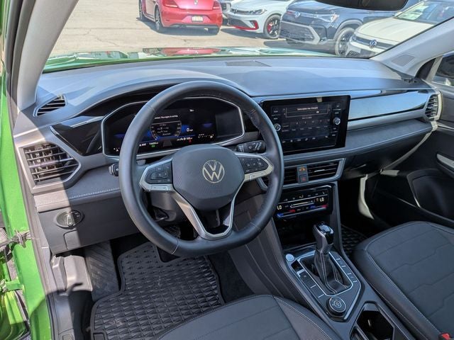 2025 Volkswagen Taos 1.5T SE Black