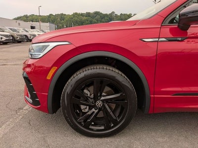 2024 Volkswagen Tiguan 2.0T SE R-Line Black