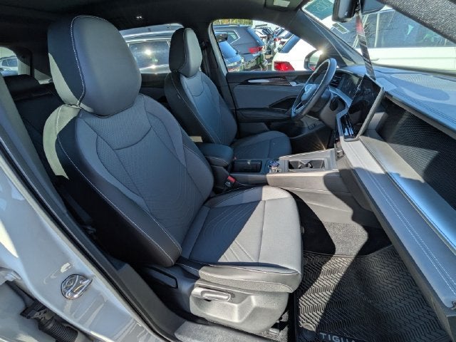 2025 Volkswagen Tiguan 2.0T SE R-Line Black