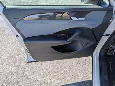 2025 Volkswagen Tiguan 2.0T SE R-Line Black