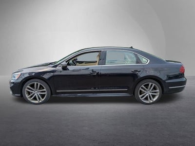 2019 Volkswagen Passat 2.0T SE R-Line